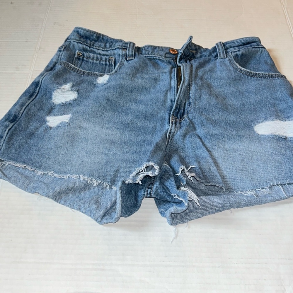 Hollister Curvy Ultra High-Rise Vintage Relaxed Mom Short 3 Inch